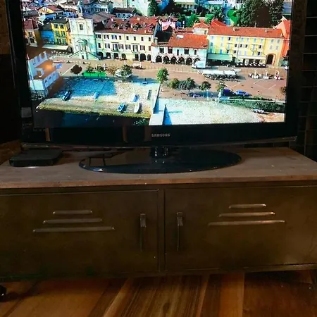 דירה Il Giardino Segreto Arona, Charming ארונה