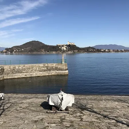 Apartment Il Giardino Segreto Arona, Charming Arona