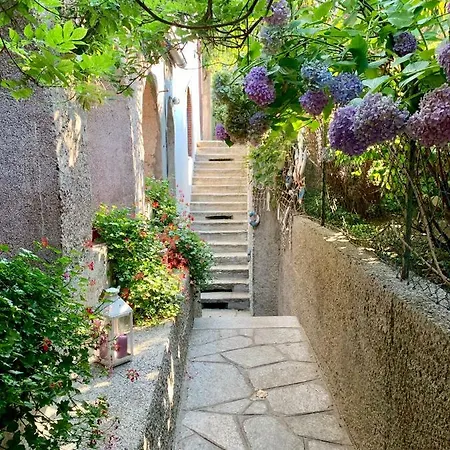 Il Giardino Segreto Arona, Charming Apartamento Arona