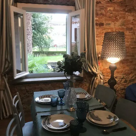 Apartment Il Giardino Segreto Arona, Charming