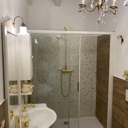 Il Giardino Segreto Arona, Charming דירה ארונה