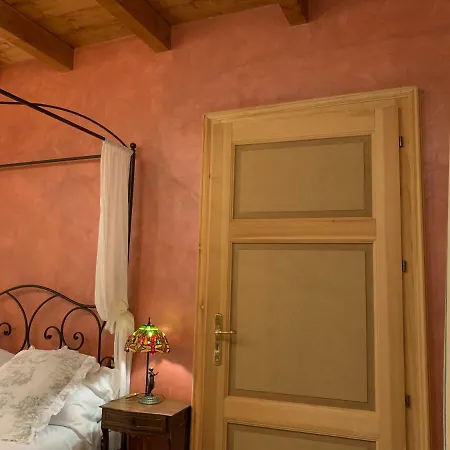 Il Giardino Segreto Arona, Charming アパート