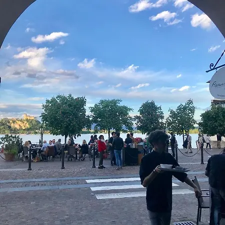 アパート Il Giardino Segreto Arona, Charming アローナ
