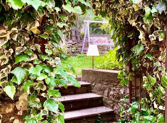 Il Giardino Segreto Arona, Charming Appartement *