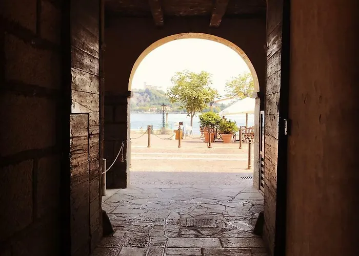 Il Giardino Segreto Arona, Charming דירה ארונה