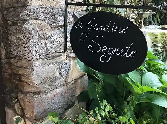 Apartman Il Giardino Segreto Arona, Charming *